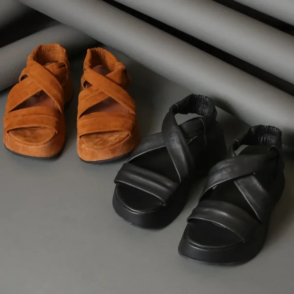 Sandals^Conflict For Interest 538 Caramel