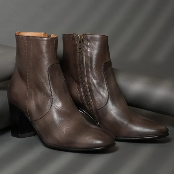 Boots^Conflict For Interest 4351 Grey
