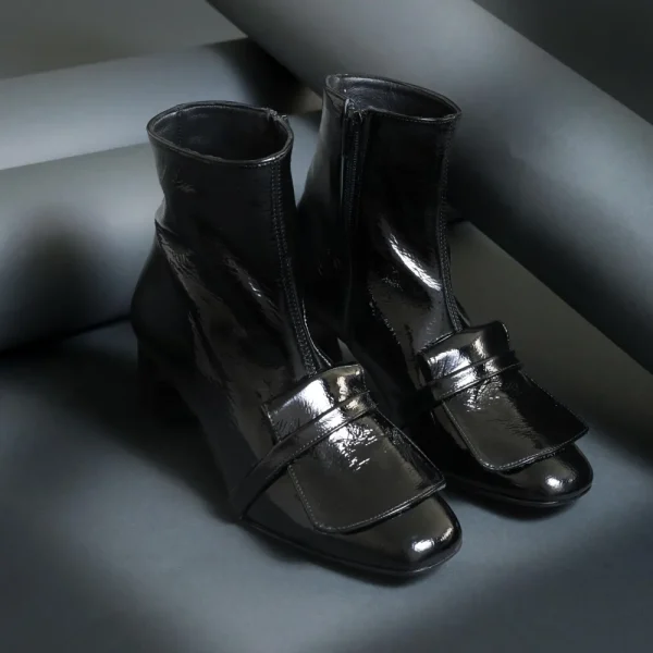 Boots^Conflict For Interest Paola Black