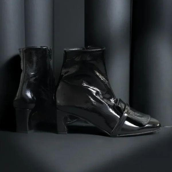Boots^Conflict For Interest Paola Black
