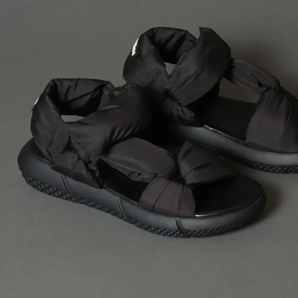 Sandals^Strategia E3200-X Black